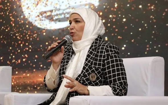 مدير إدارة التخطيط والتطوير بالوزارة تستعرض استراتيجيات الوزارة في الملتقى الوطني للتوثيق الطبي والبحث العلمي بنغازي