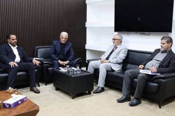 وكيل الوزارة لشؤون الجامعات والأكاديميات يناقش مع رئيس الجامعة الدولية فتح برامج الدراسات العليا بالجامعة بنغازي 