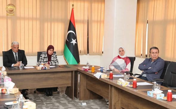اللجنة الفنية لدعم قرارات مجلس النواب في مجال التعليم الطبي تستعرض استراتيجيتها العامة بمشاركة وكيل الوزارة لشؤون الجامعات والأكاديميات بنغازي
