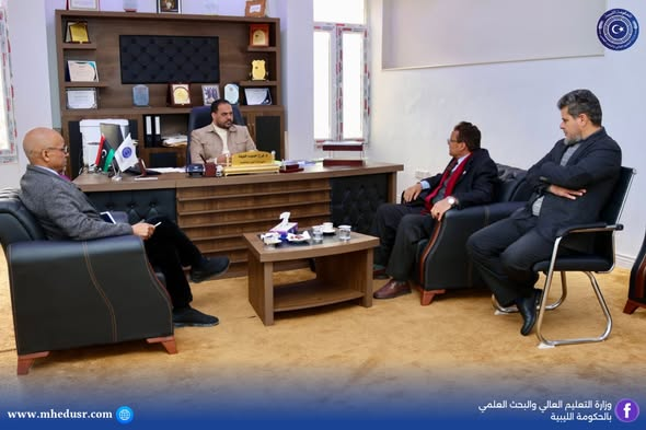 وزارة التعليم العالي والبحث العلمي تبحث تسوية أوضاع برامج الدراسات العليا في الجامعة الليبية الدولية بنغازي