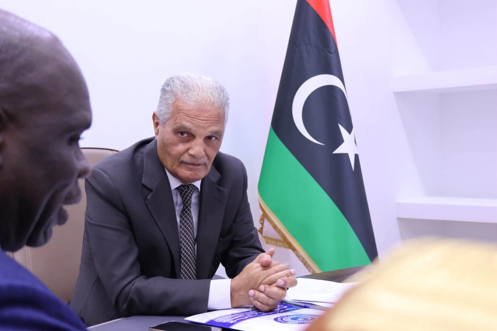 وكيل وزارة التعليم العالي والبحث العلمي يتابع توقيع اتفاقية تفاهم بين جامعة السيد محمد بن علي السنوسي والمجلس الإسلامي بجنوب السودان بمقر الوزارة